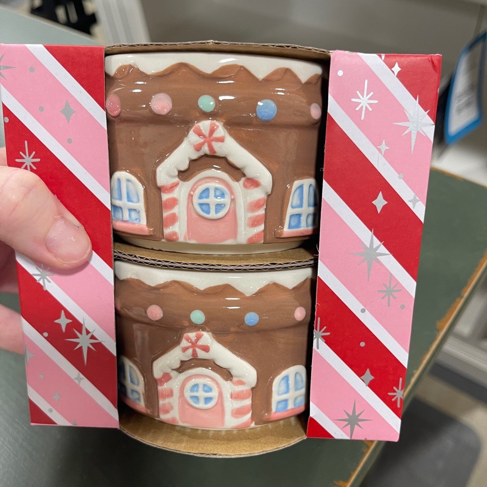 Pink Christmas Gingerbread House Ceramic Ramekins Set of 2 NWT Bakeshop